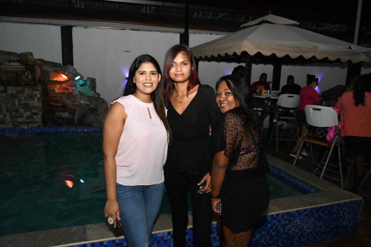 Metro Hotel Couva Exterior foto